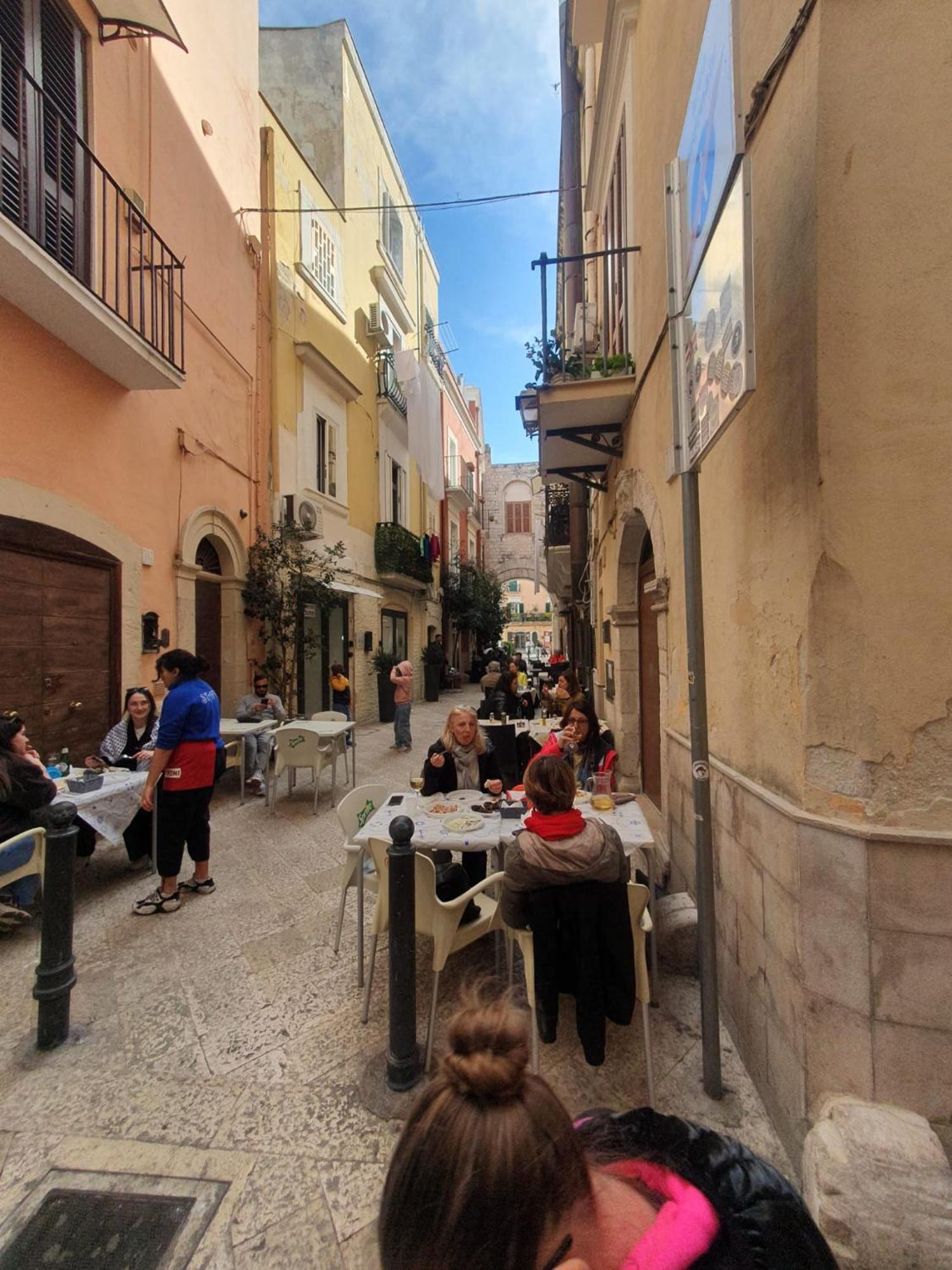 Corte Del Dattilo Nel Borgo Antico Bari Exteriör bild