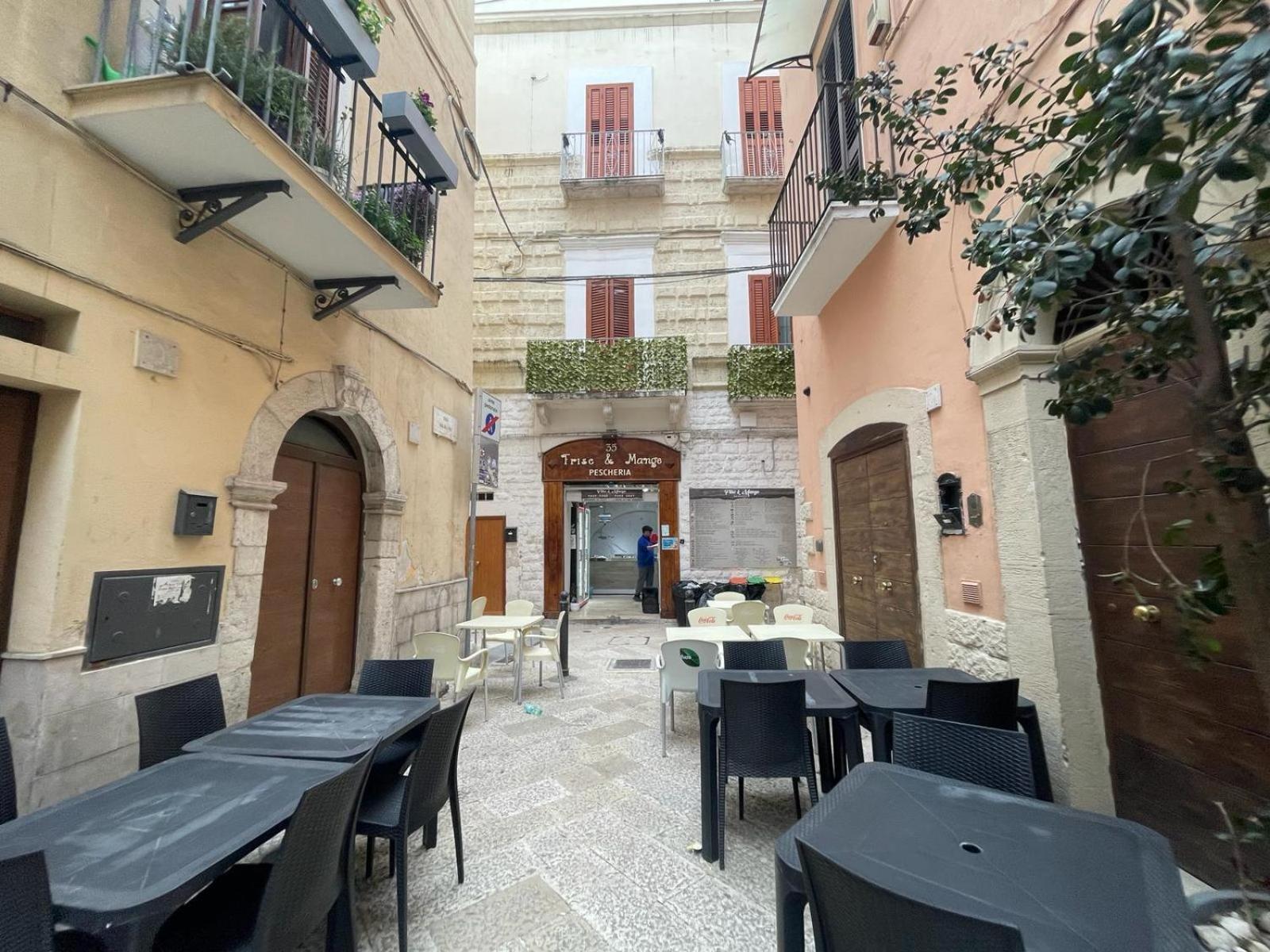 Corte Del Dattilo Nel Borgo Antico Bari Exteriör bild