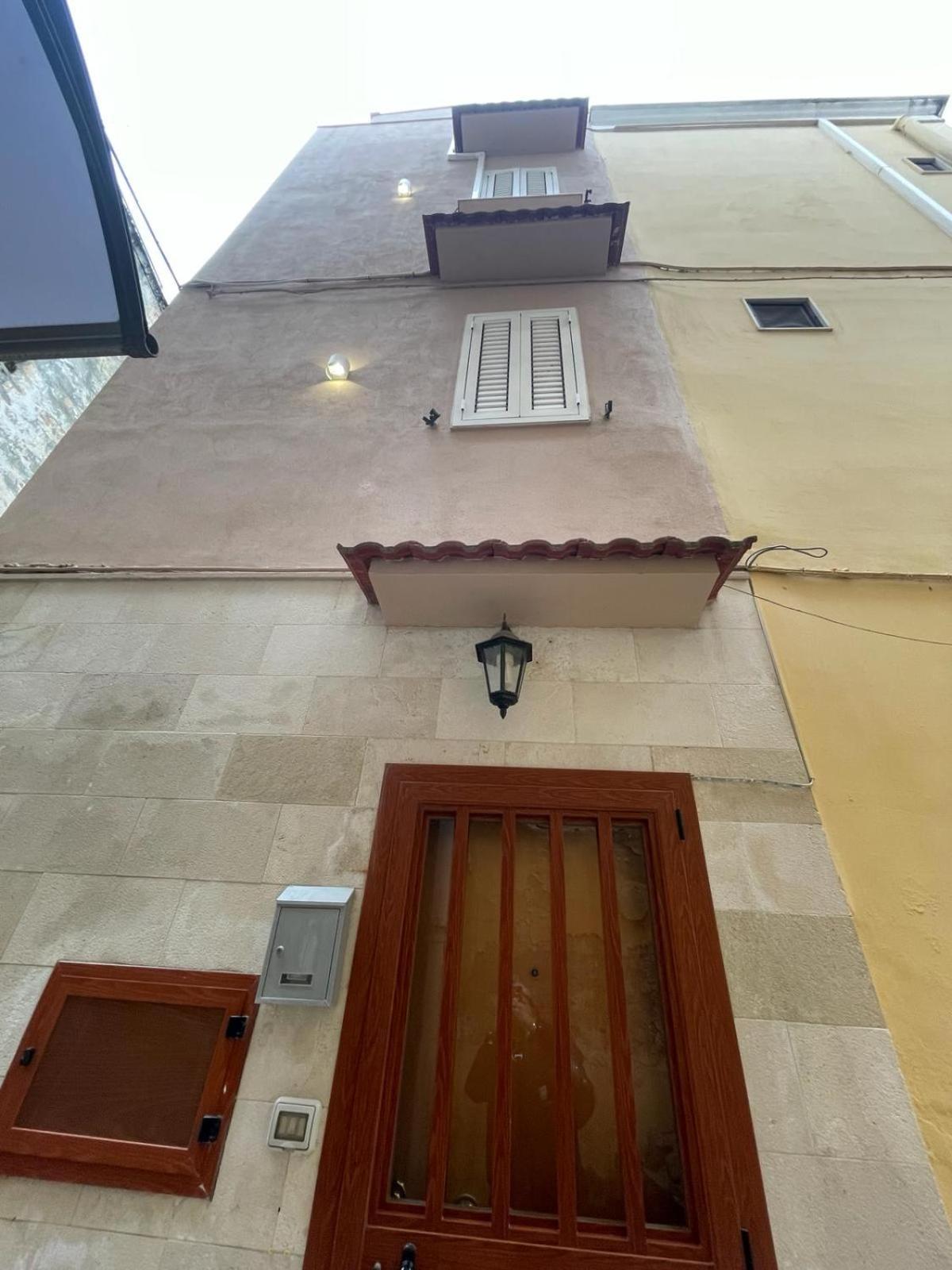Corte Del Dattilo Nel Borgo Antico Bari Exteriör bild