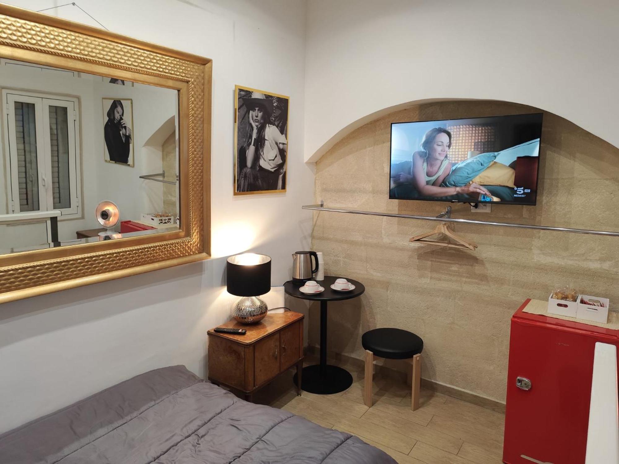 Corte Del Dattilo Nel Borgo Antico Bari Exteriör bild